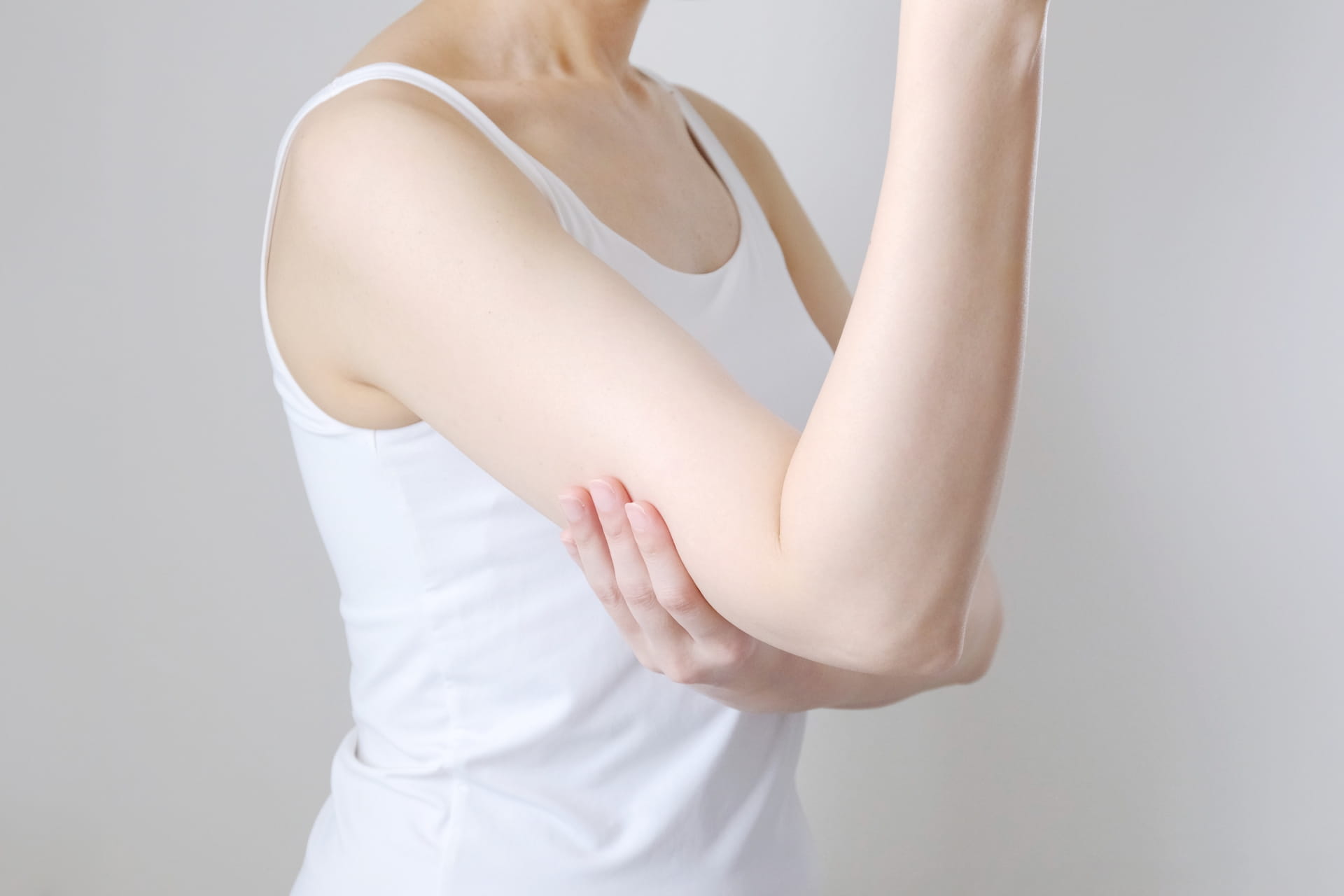 【症例報告】ストレートネックと右腕の痺れで手術を勧められた50代女性が6ヶ月で改善