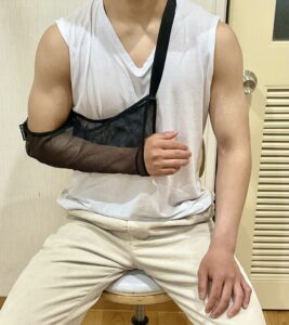 三角巾　たすき掛け